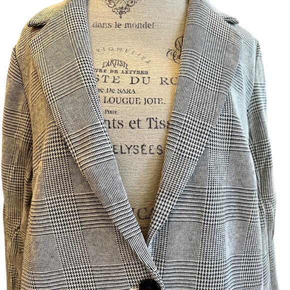 TORRID Women's Studio Double Knit Boyfriend Blazer 1X(14-16) NWT Plus Size - Picture 6 of 8